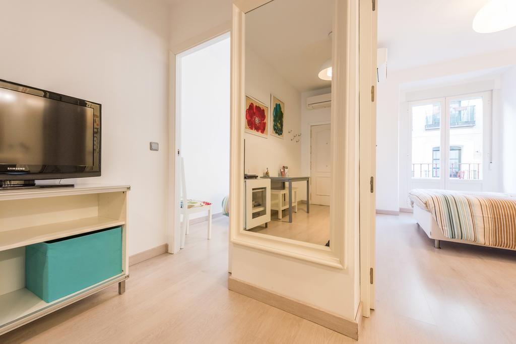 Appartamento Latina Sol Madrid Esterno foto